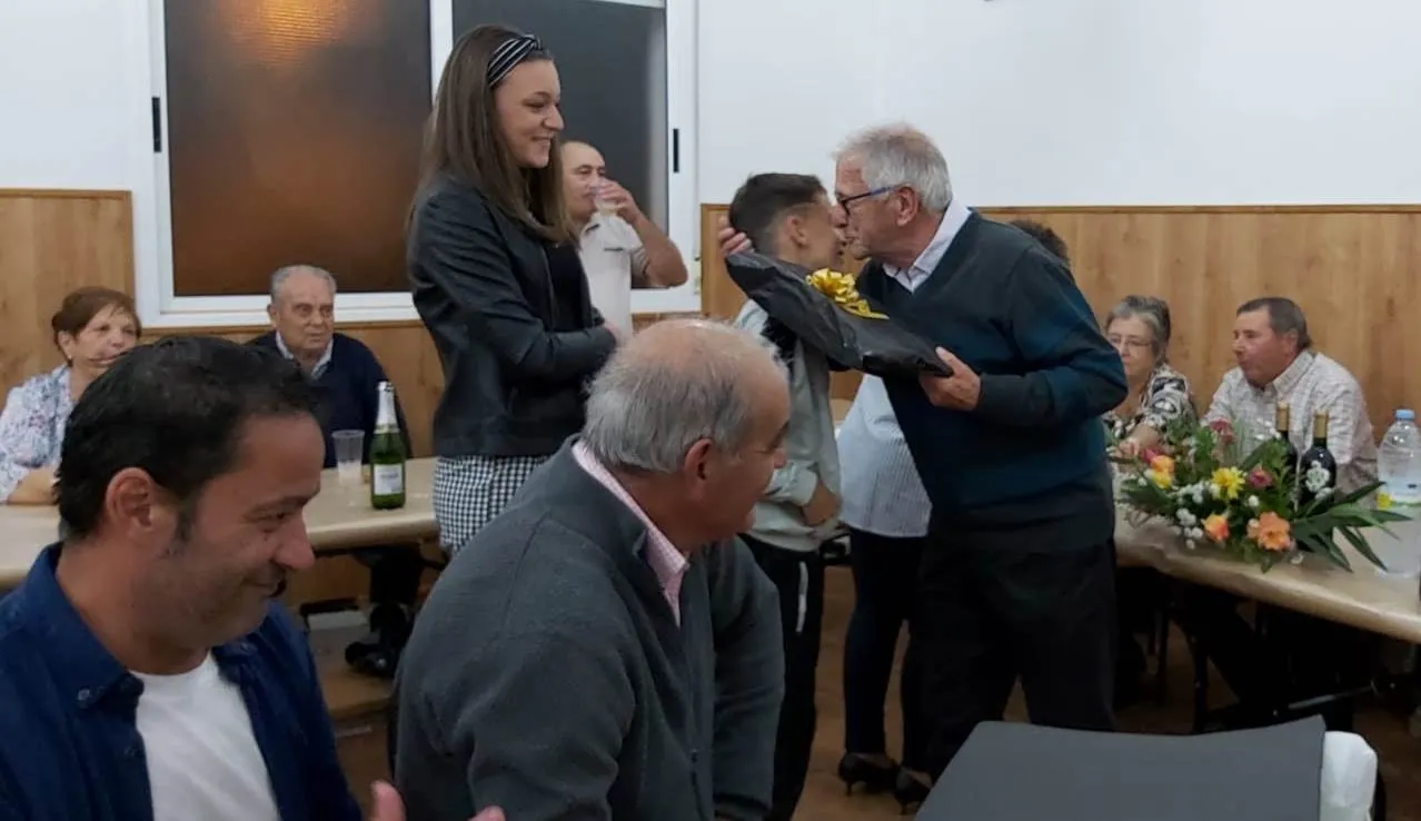 Foto 9 - Ivanrey se despide del que ha sido su p&aacute;rroco durante los &uacute;ltimos 39 a&ntilde;os, Jos&eacute; Manuel Carballo ...