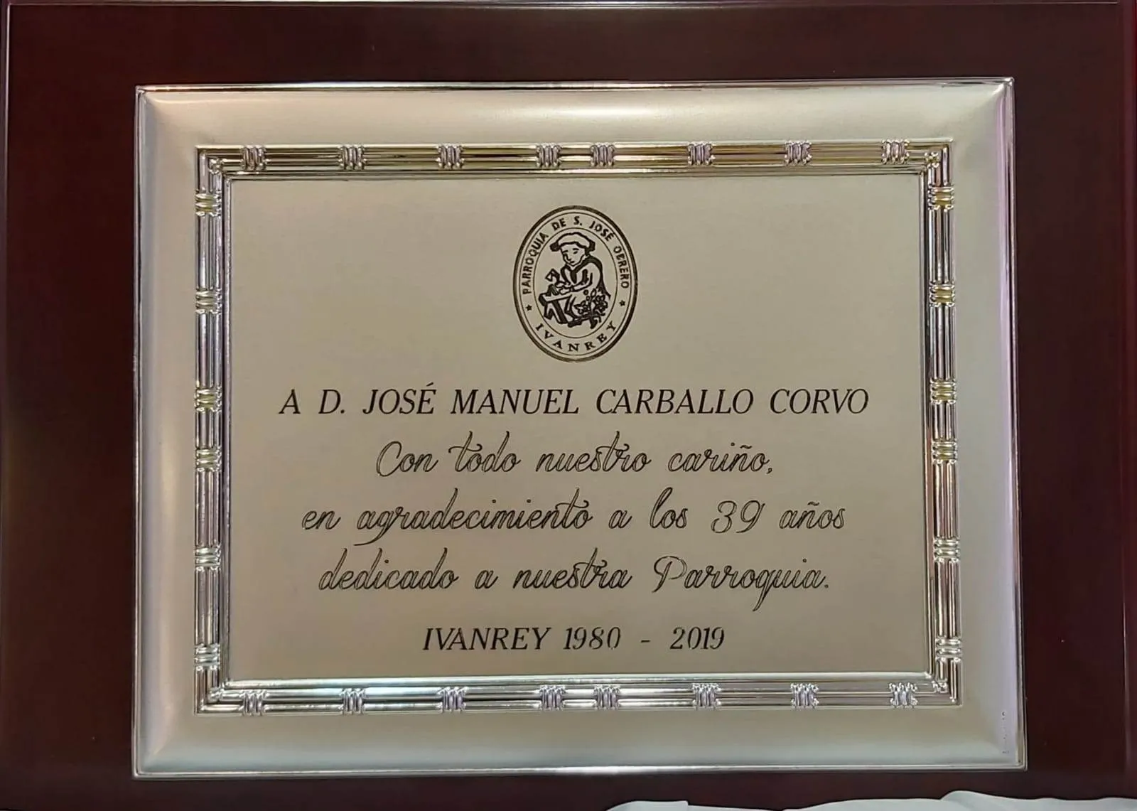 Foto 2 - Ivanrey se despide del que ha sido su p&aacute;rroco durante los &uacute;ltimos 39 a&ntilde;os, Jos&eacute; Manuel Carballo ...