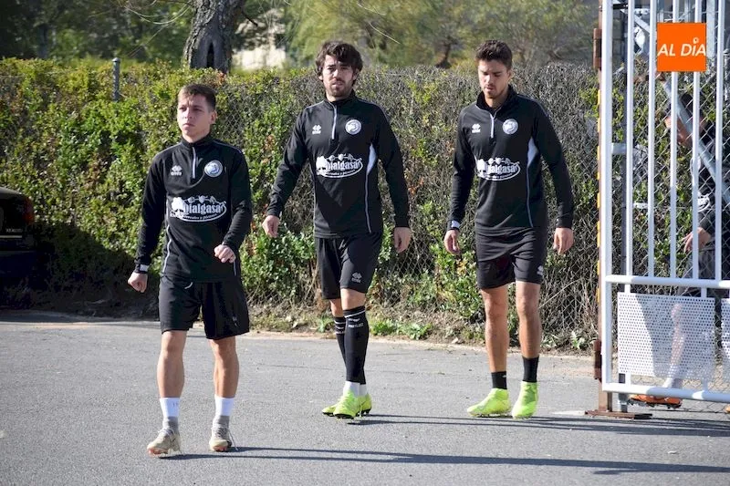 Foto 11 - Sando, Gorka y Tom se re&uacute;nen con la plantilla antes del primer entrenamiento post Aguirre