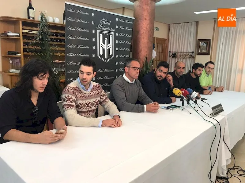 Miembros de la Junta Directiva de Unionistas durante la rueda de prensa / Pedro Zaballos