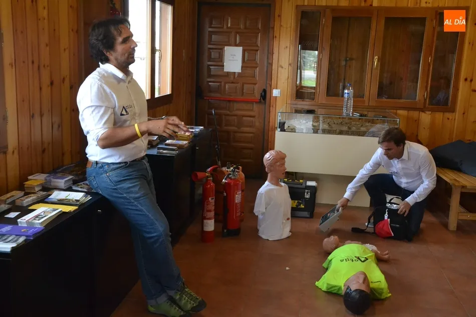 Foto 5 - La comunidad educativa del Colegio San Francisco se forma en primeros auxilios  