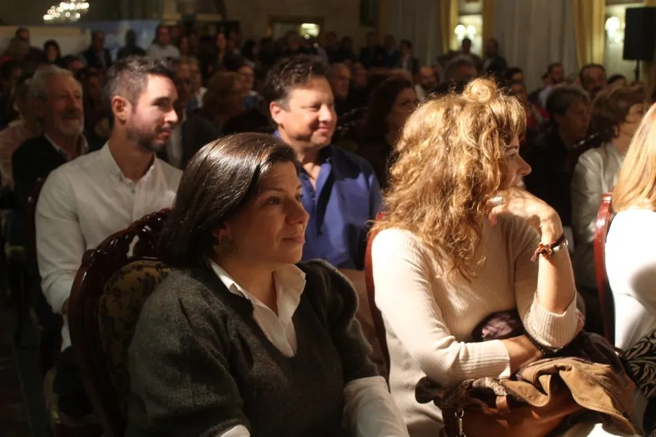 Foto 5 - Fern&aacute;ndez Ma&ntilde;ueco insiste en que el PP garantizar&aacute; la permanencia de los consultorios m&eacute;dicos...
