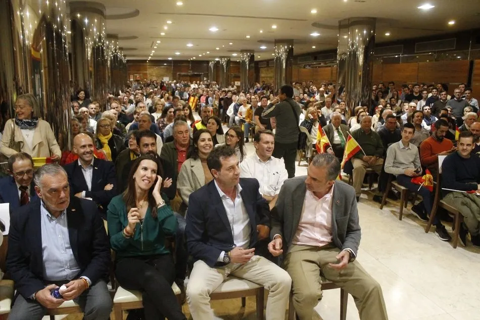 Foto 9 - Ortega-Smith asegura que Vox trabajar&aacute; por "transformar Espa&ntilde;a" y dotar al pa&iacute;s de "un proyecto...