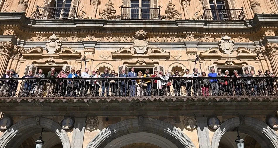 Foto 2 - Agradecimiento a la Casa de Salamanca en Legan&eacute;s por difundir las se&ntilde;as de identidad charras