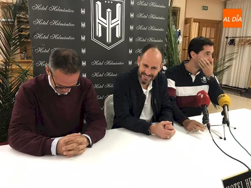 Gorka Etxeberria, Jabi Luaces y Javier Tejedor durante la rueda de prensa de presentación / Pedro Zaballos