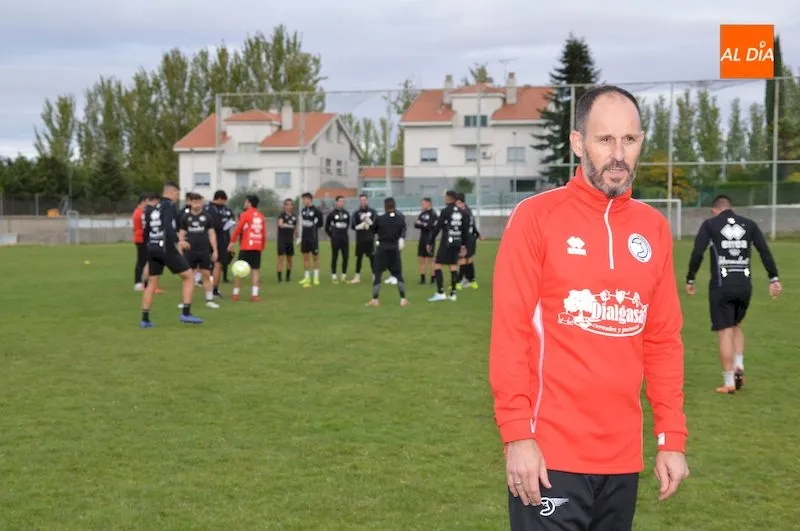 Foto 8 - Jabi Luaces dirige su primera sesi&oacute;n como entrenador de Unionistas de Salamanca