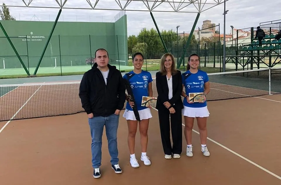 Foto 9 - &Oacute;scar Mart&iacute;n y Andrea Mart&iacute;n conquistan el V Torneo de Tenis &lsquo;Villa Alba de Tormes&rsquo;
