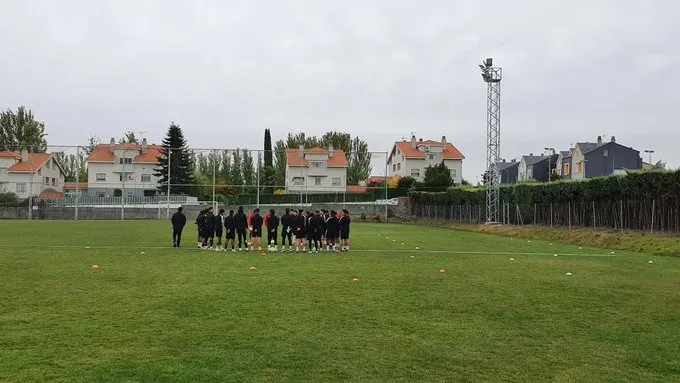 Rafa Dueñas da la charla en el Anexo