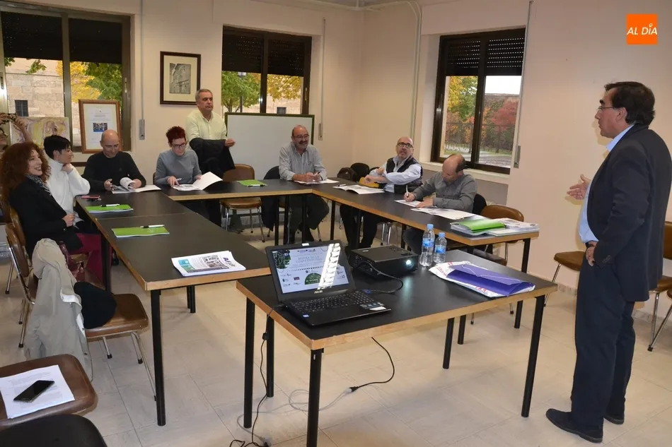 Foto 5 - Empresarios de los sectores agroalimentario y tur&iacute;stico asisten a un taller del proyecto Crecer  