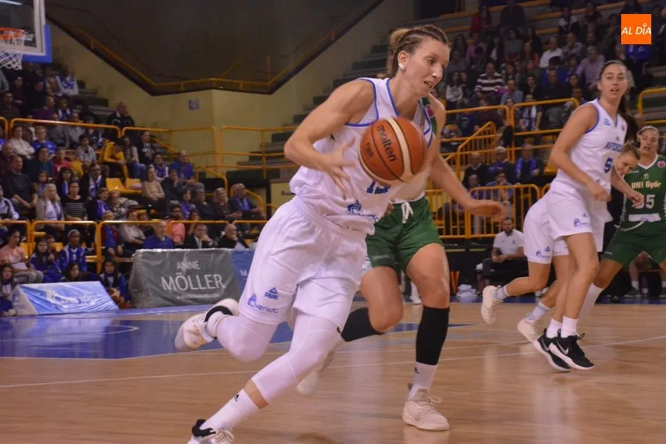 Laura Gil, durante el choque / Lydia González