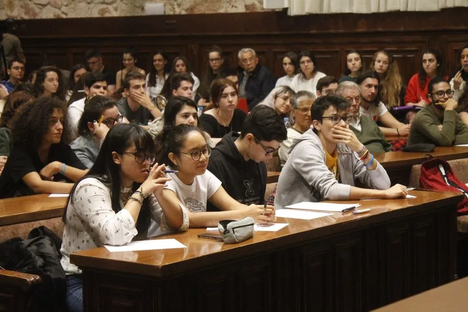 Foto 8 - La catedr&aacute;tica Teresa Freixes diserta en la Universidad sobre &lsquo;Catalu&ntilde;a y el di&aacute;logo&rsquo;