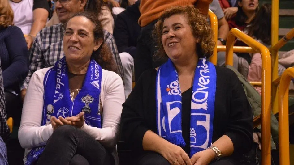 Parte de la afición del Avenida / Lydia González