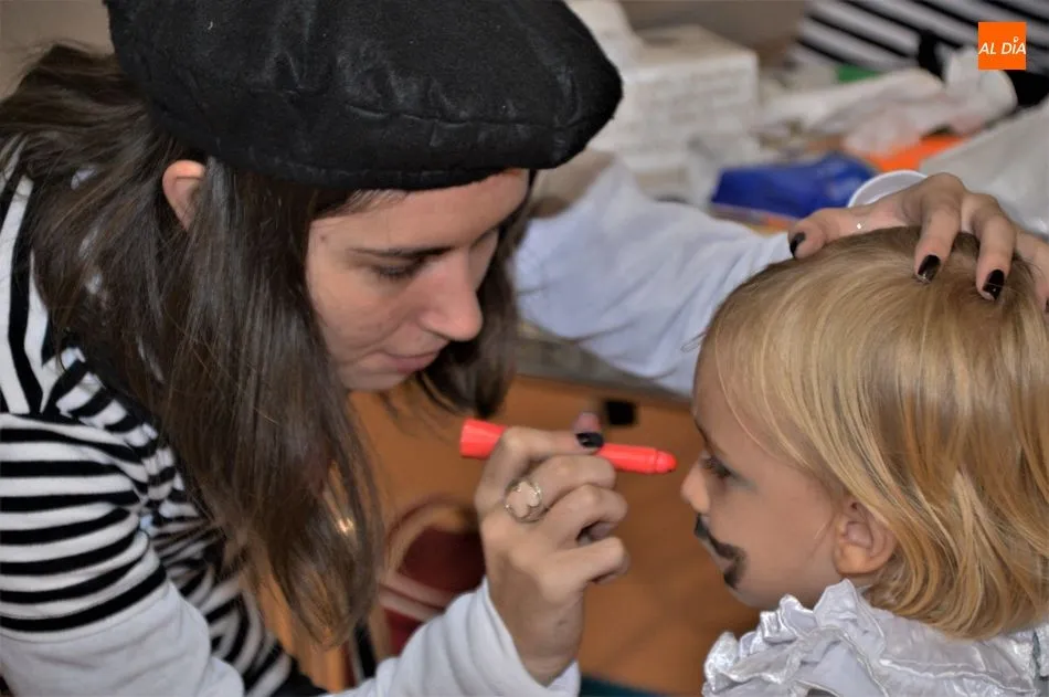 Foto 6 - Los ni&ntilde;os de Castellanos de Moriscos celebran Halloween con una divertida fiesta del terror