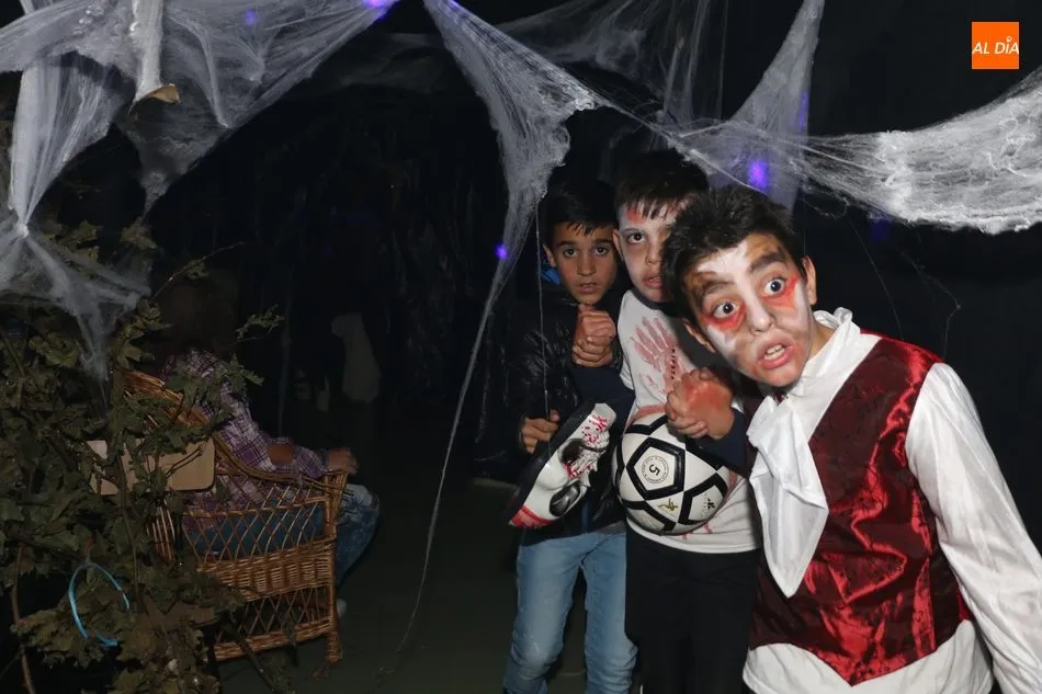 Foto 9 - Noche de miedo en Vitigudino con el T&uacute;nel del Terror de Vitiriteros   