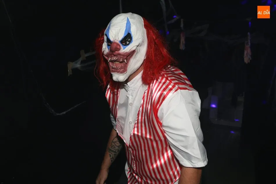 Foto 3 - Noche de miedo en Vitigudino con el T&uacute;nel del Terror de Vitiriteros   