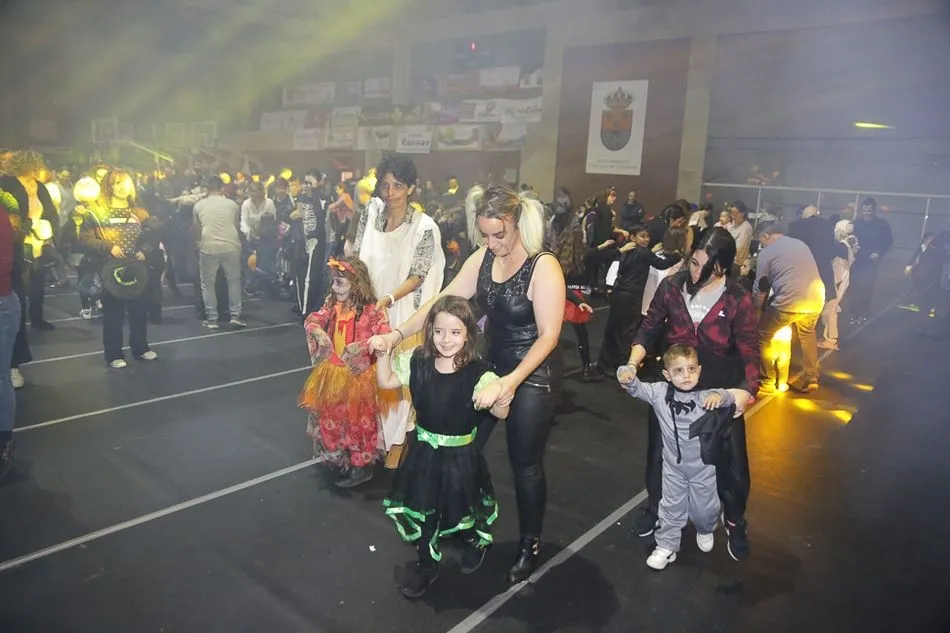 Foto 3 - Carbajosa disfruta de fiesta m&aacute;s terror&iacute;fica del a&ntilde;o
