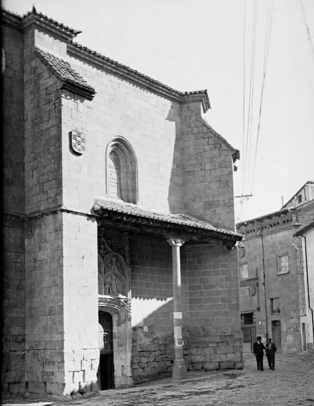 Foto 2 - San Benito, la plaza de las familias nobles