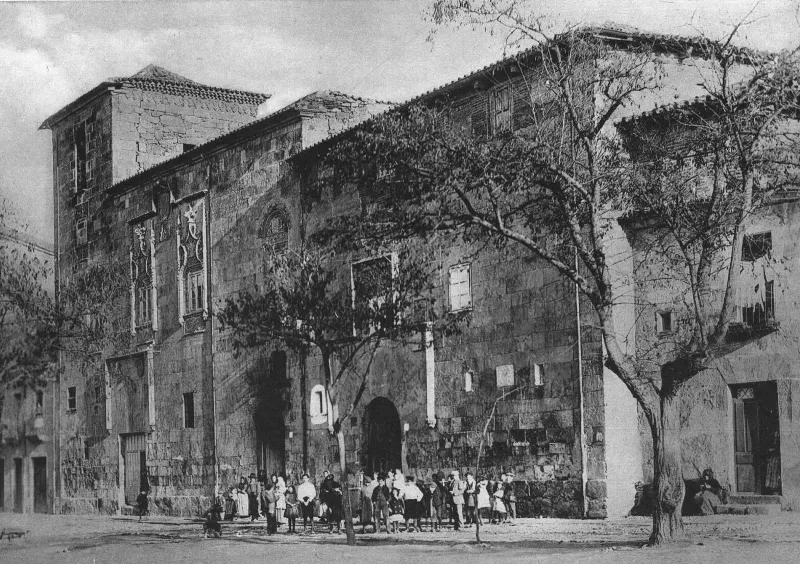 Foto 3 - La plaza que recuerda a Fray Luis de Le&oacute;n