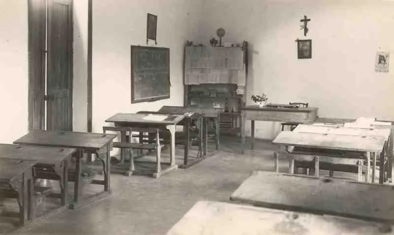 Foto 2 - Las viejas escuelas y la educaci&oacute;n politizada