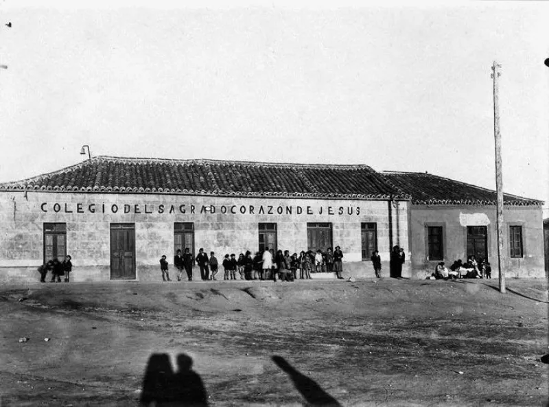 Foto 5 - Las viejas escuelas y la educaci&oacute;n politizada
