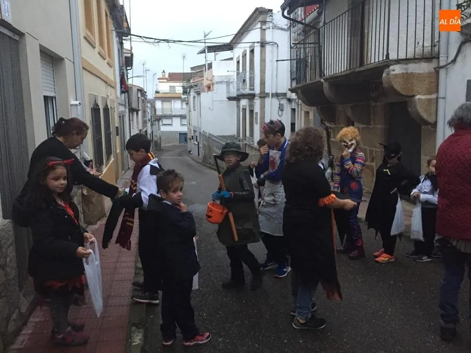 Foto 8 - Tarde de disfraces en Villarino de los Aires para vivir Halloween  