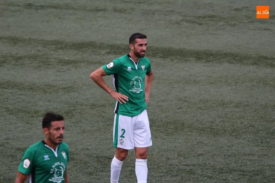 Un Guijuelo necesitado de puntos visita este sábado al Arenas Club / Archivo