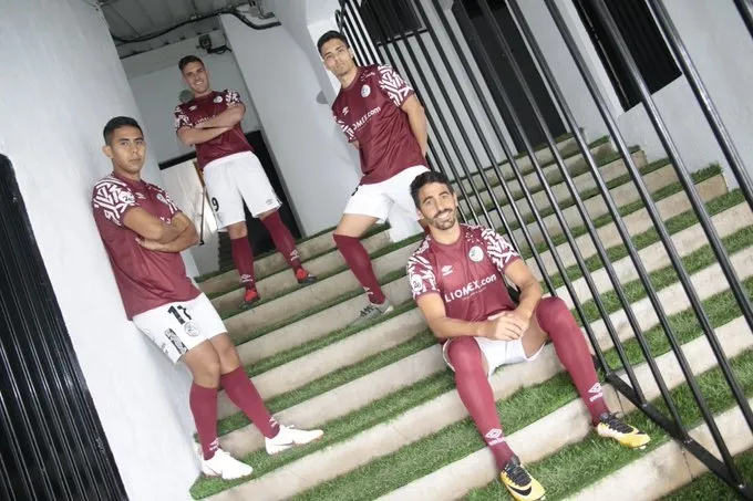 Foto 2 - El Salamanca UDS desvela su segunda equipaci&oacute;n para la presente temporada