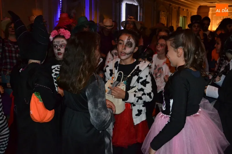 Foto 5 - Disfraces y ambiente protagonizan una fiesta terror&iacute;ficamente divertida de Halloween