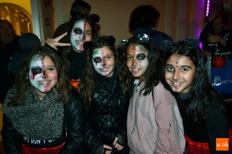 Foto 4 - Disfraces y ambiente protagonizan una fiesta terror&iacute;ficamente divertida de Halloween