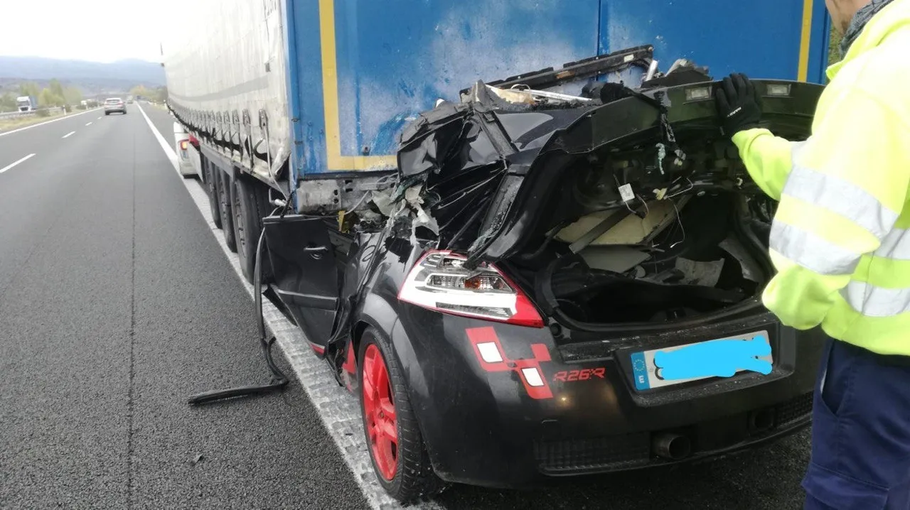 Estado del vehículo de El Kepa tras el accidente en la A-66