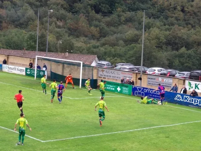 Acción del encuentro entre el Amorebieta y Unionistas / Unionistas CF