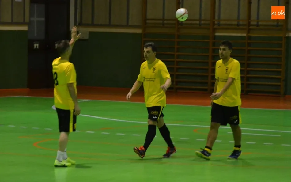 Foto 10 - El Mir&oacute;briga Futsal sale victorioso del duelo amistoso frente al III Juvenil  