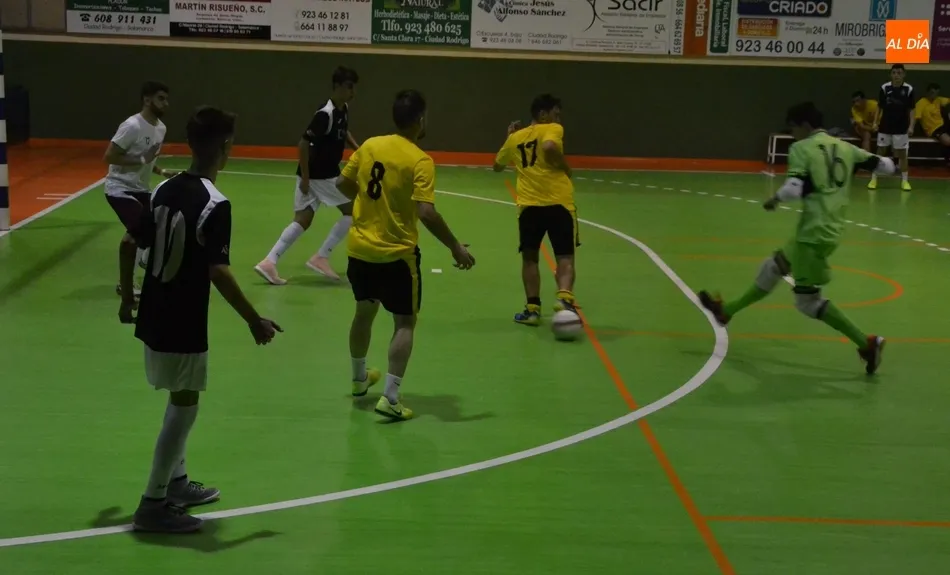 Foto 8 - El Mir&oacute;briga Futsal sale victorioso del duelo amistoso frente al III Juvenil  