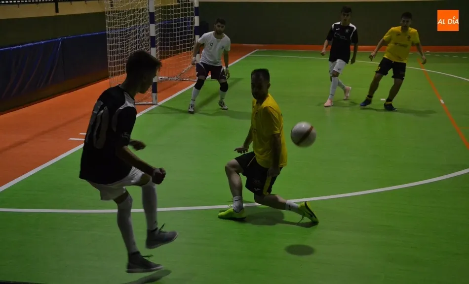 Foto 7 - El Mir&oacute;briga Futsal sale victorioso del duelo amistoso frente al III Juvenil  