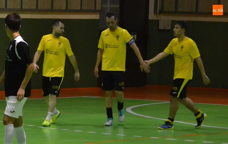 Foto 4 - El Mir&oacute;briga Futsal sale victorioso del duelo amistoso frente al III Juvenil  