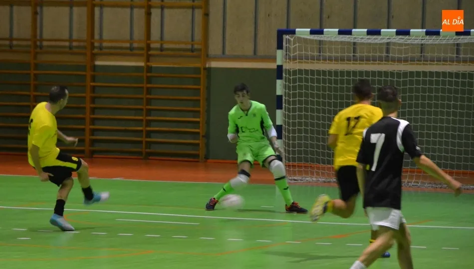 Foto 2 - El Mir&oacute;briga Futsal sale victorioso del duelo amistoso frente al III Juvenil  