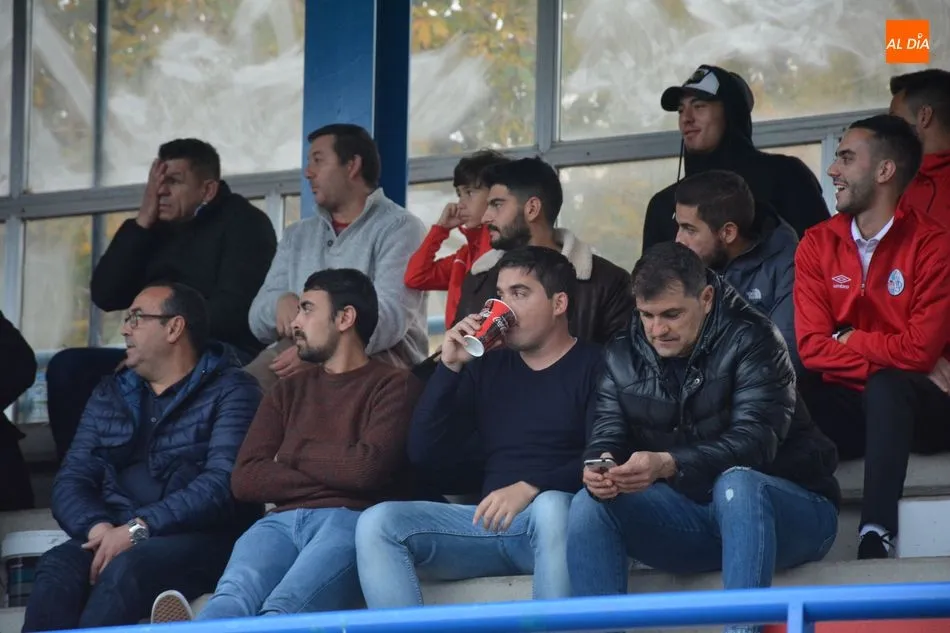 Foto 4 - El Santa Marta logra sumar un punto ante el filial del Numancia (1-1)