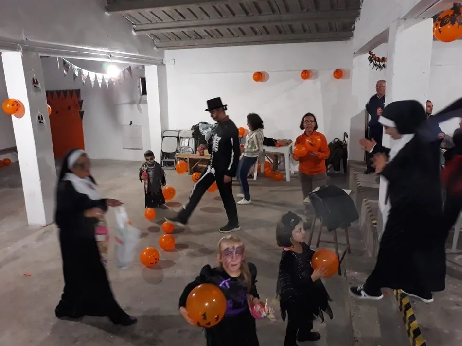 Foto 4 - Iruelos se pone de miedo para celebrar el d&iacute;a de los difuntos  