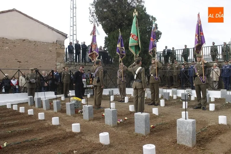Homenaje en el cementerio San Carlos / Lydia González
