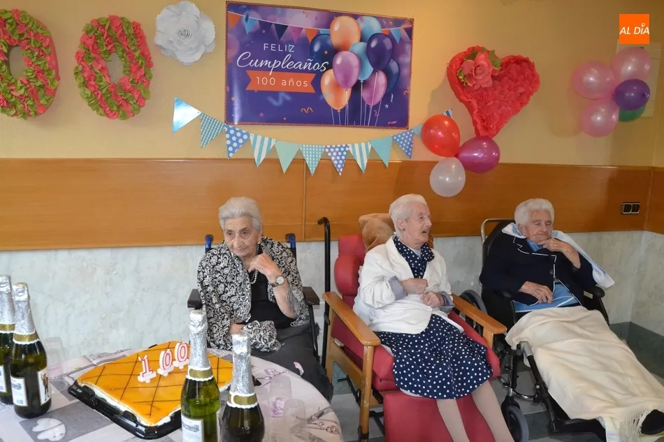 Foto 8 - Emilia Pulido celebra sus 100 a&ntilde;os acompa&ntilde;ada de toda su familia  