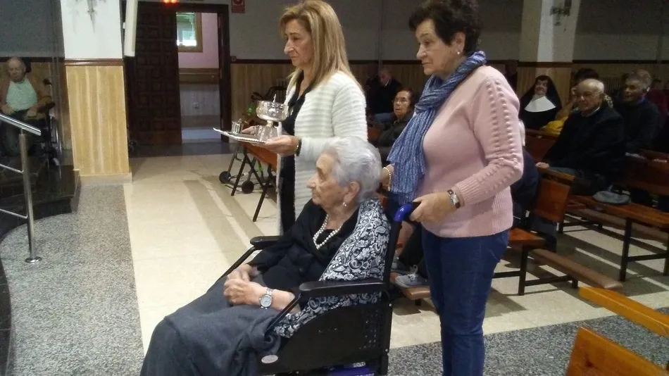 Foto 6 - Emilia Pulido celebra sus 100 a&ntilde;os acompa&ntilde;ada de toda su familia  