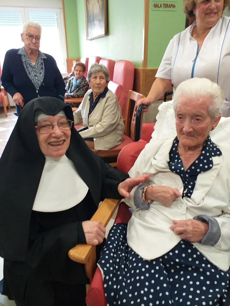 Foto 2 - Emilia Pulido celebra sus 100 a&ntilde;os acompa&ntilde;ada de toda su familia  