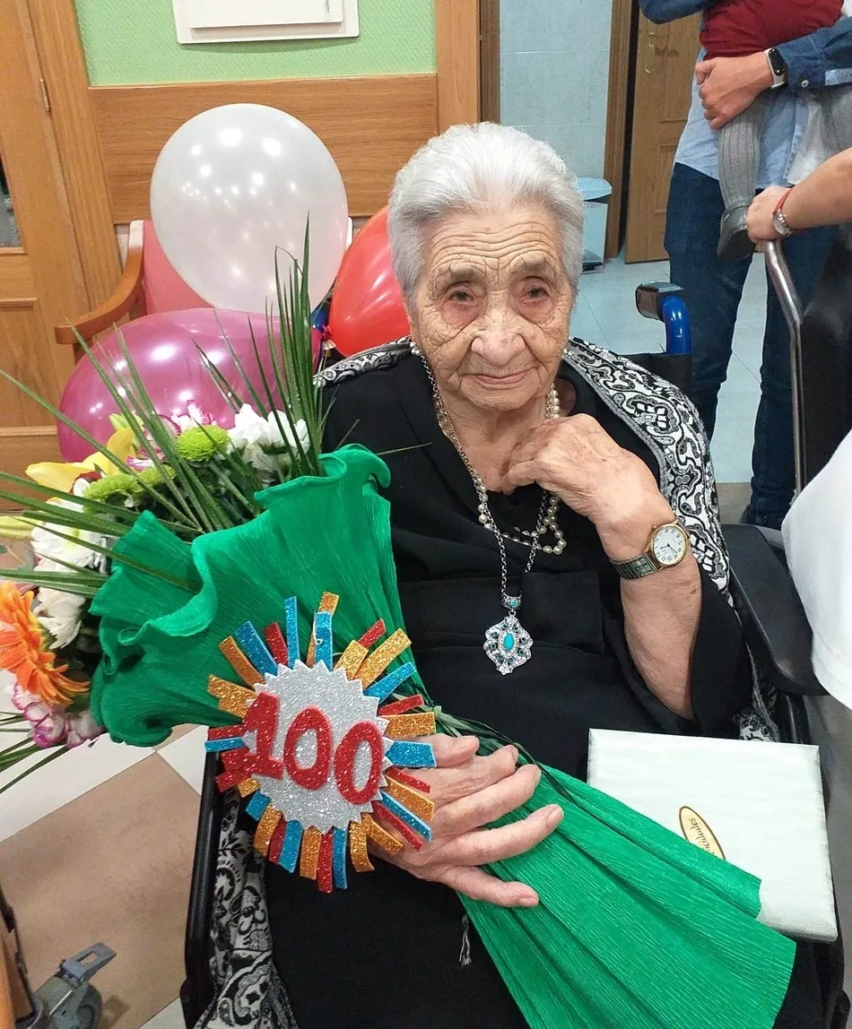 Foto 3 - Emilia Pulido celebra sus 100 a&ntilde;os acompa&ntilde;ada de toda su familia  