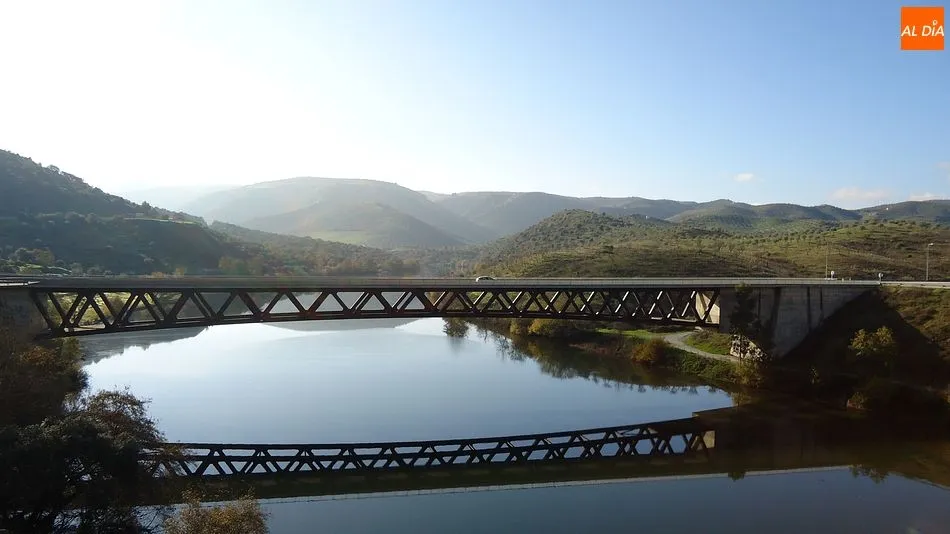 Puente internacional sobre el río Águeda (Salamanca)