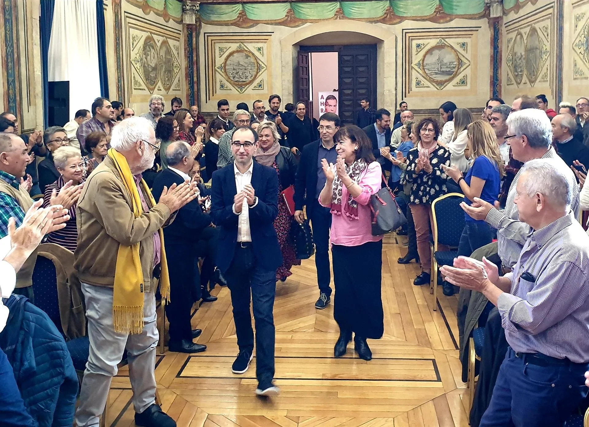 Homenaje por parte de miembros del PSOE a militantes con más de 40 años de carné / Europa Press