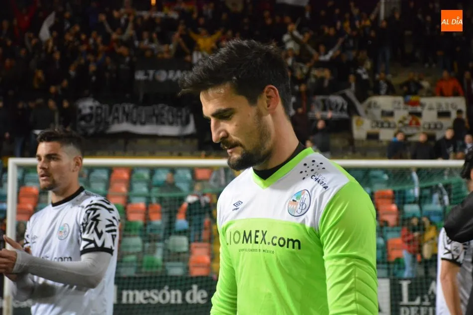 Foto 6 - El Salamanca UDS no entiende de entrenadores y deja KO al Barakaldo en el Helm&aacute;ntico (3-0)
