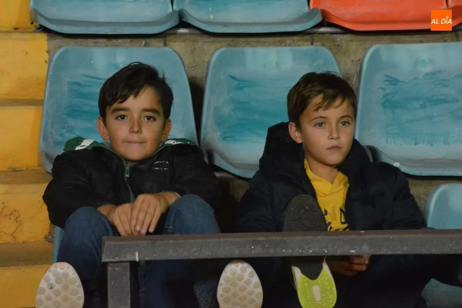Foto 11 - El Helm&aacute;ntico no falla al Salamanca UDS en un at&iacute;pico horario para el f&uacute;tbol&nbsp;