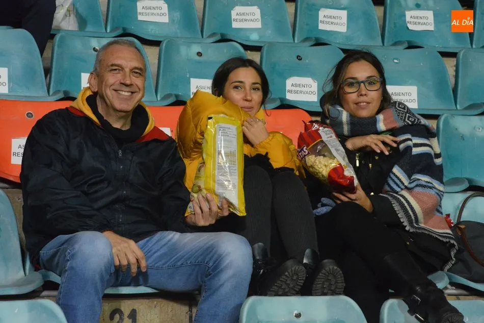 Foto 10 - El Helm&aacute;ntico no falla al Salamanca UDS en un at&iacute;pico horario para el f&uacute;tbol&nbsp;