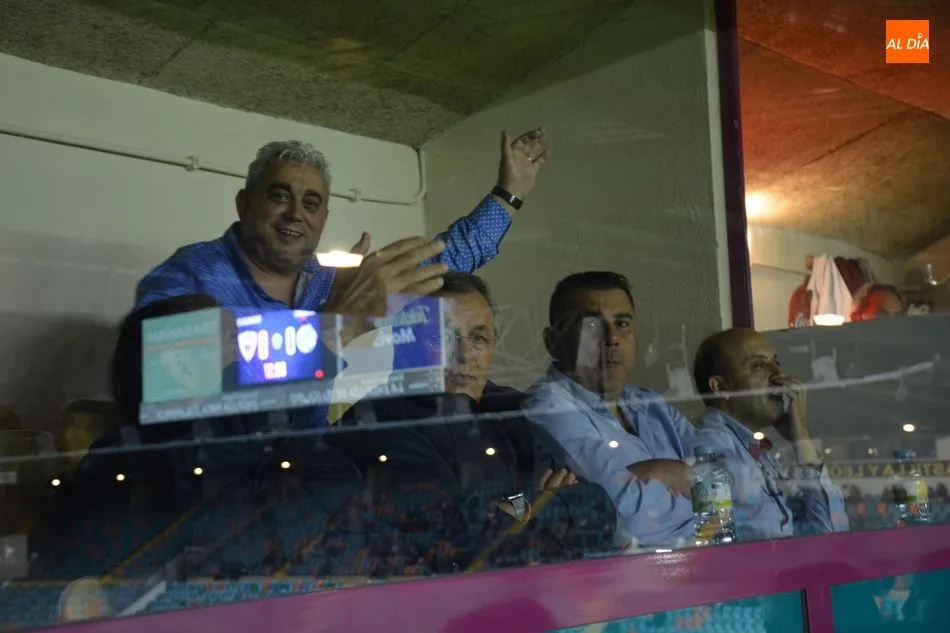 Foto 9 - El Helm&aacute;ntico no falla al Salamanca UDS en un at&iacute;pico horario para el f&uacute;tbol&nbsp;