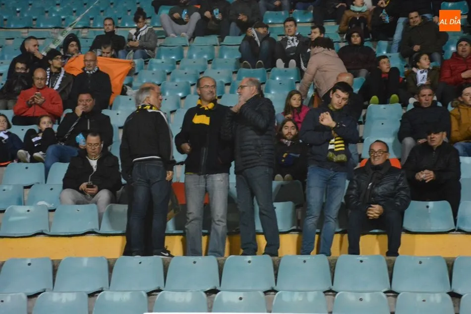 Foto 8 - El Helm&aacute;ntico no falla al Salamanca UDS en un at&iacute;pico horario para el f&uacute;tbol&nbsp;